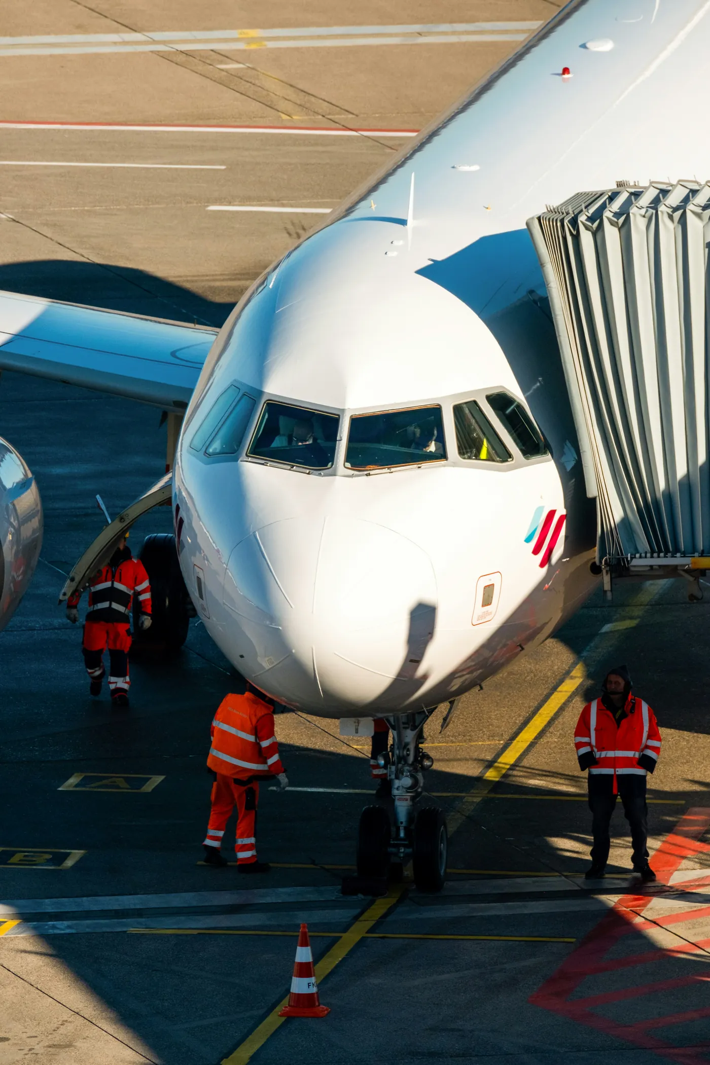An aircraft on the tarmac during turnaround